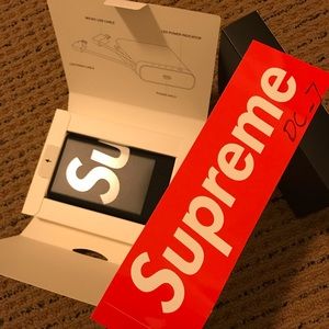 Supreme SS18 Mophie 10K New in Box
